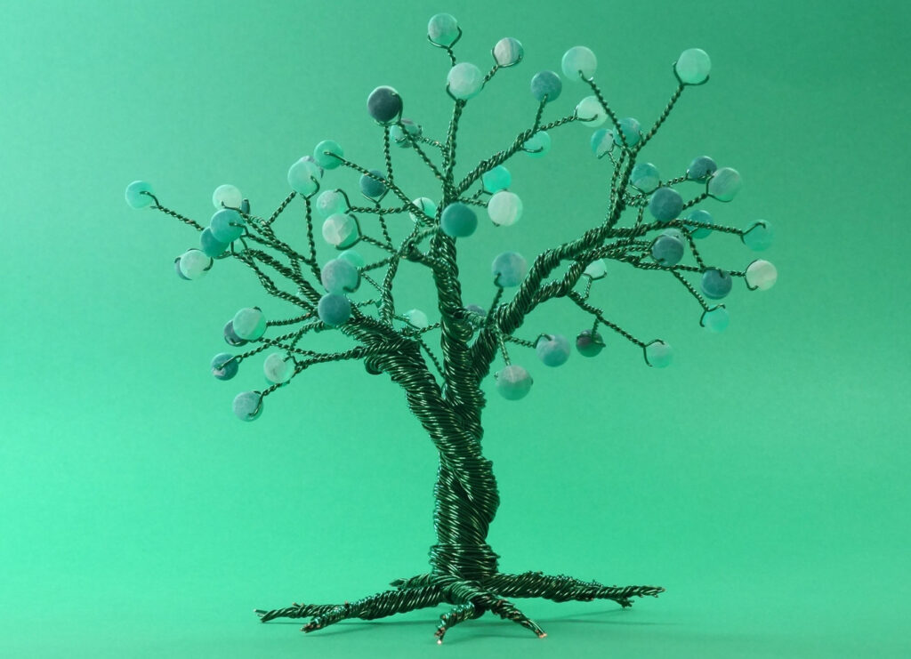 GREEN-WIRE-TREE-DECORATED-WITH-ACHATES-BEADS